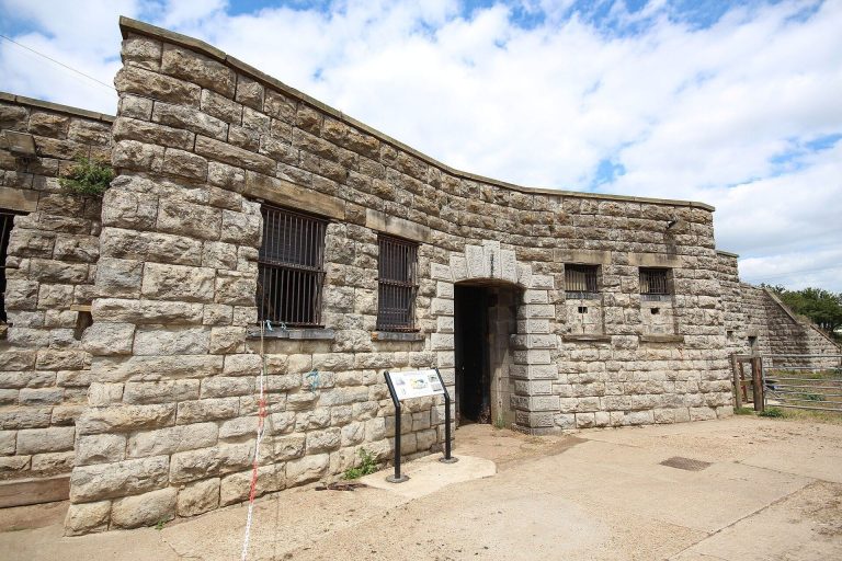 Slough Fort: A Victorian Coastal-Defence Fort on the Thames