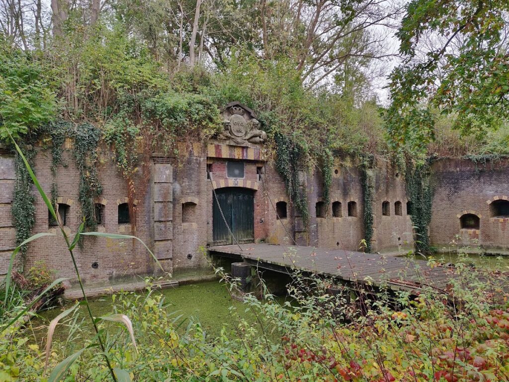 Rijnauwen Fort: An Advanced Dutch Waterline Fort near Utrecht 1 Rijnauwen Fort