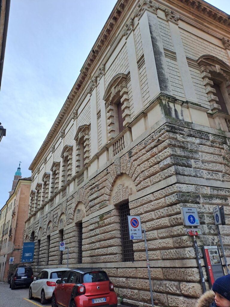 Palazzo Thiene: A Renaissance Aristocratic Palace in Vicenza 3 Palazzo Thiene