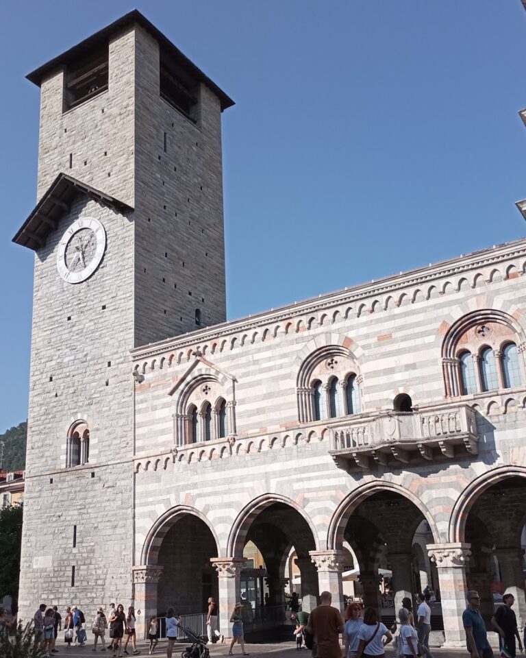 Broletto: Como’s Medieval Municipal Center in Italy