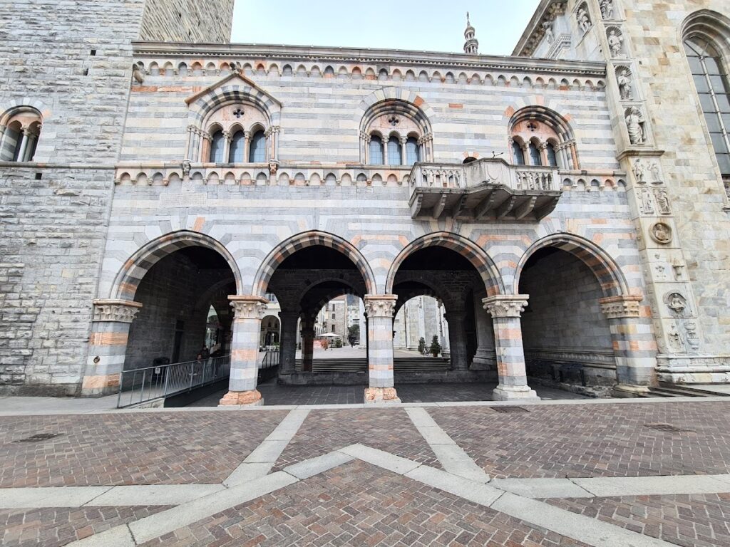 Broletto: Como’s Medieval Municipal Center in Italy 2 Broletto