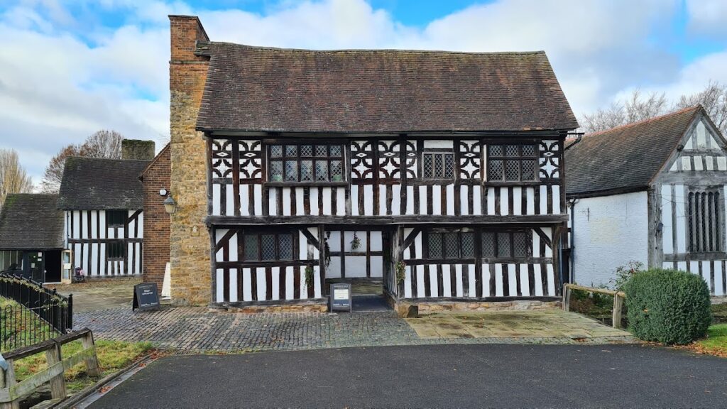 West Bromwich Manor House: A Medieval Hall House and Manor Estate 1 West Bromwich Manor House