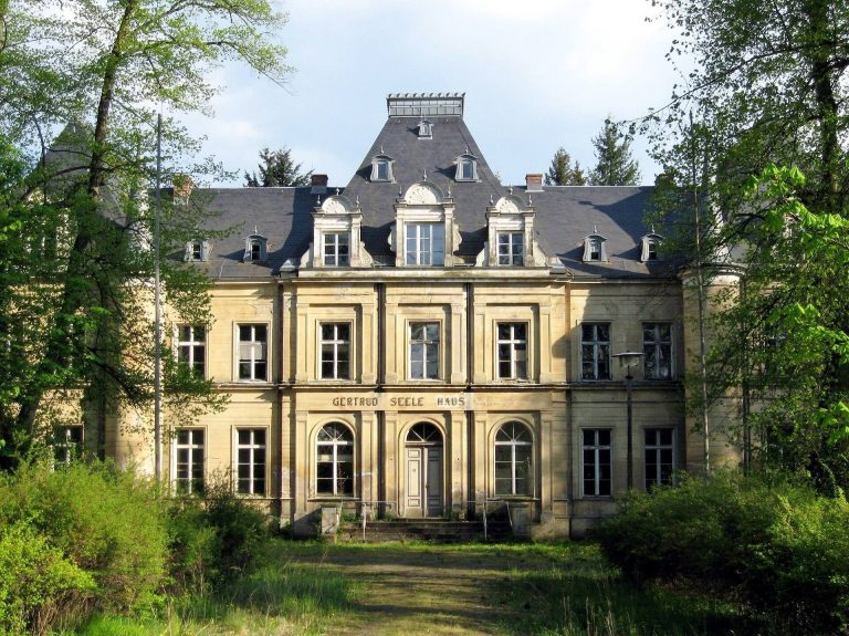 Schloss Lanke: A Former Redern Estate in Brandenburg, Germany