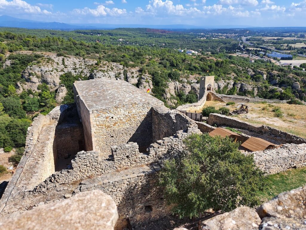 Mornas Fortress: A Rhône Valley Stronghold in France 5 Forteresse de Mornas