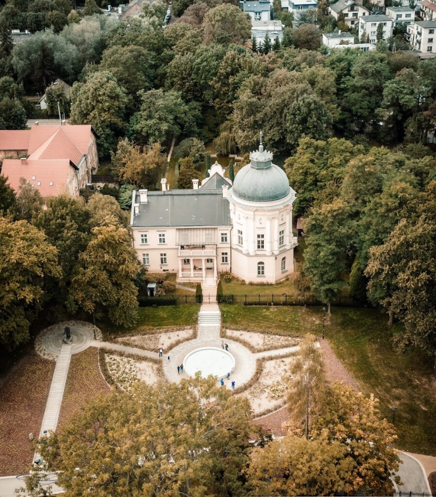 Jerzmanowski Park: A Historic Palace-and-Park Estate in Kraków 4 Jerzmanowski Park