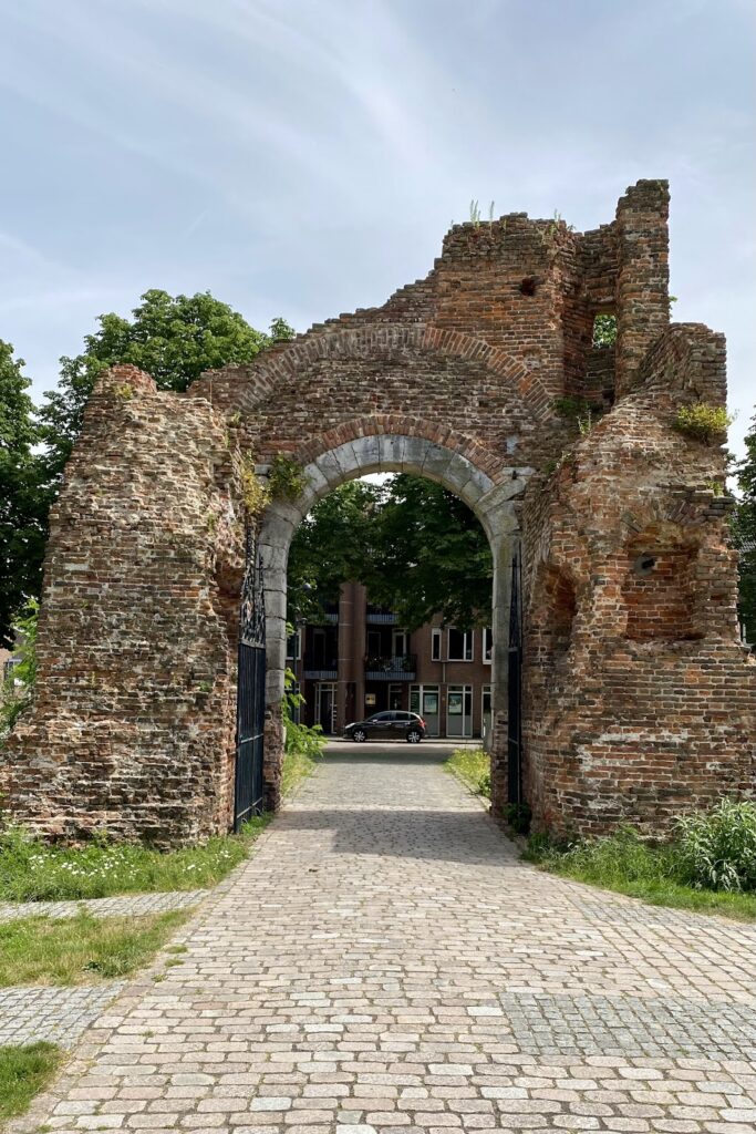 Nijenborgh Castle: Residence of the Counts of Horn in the Netherlands 2 Nijenborgh Castle