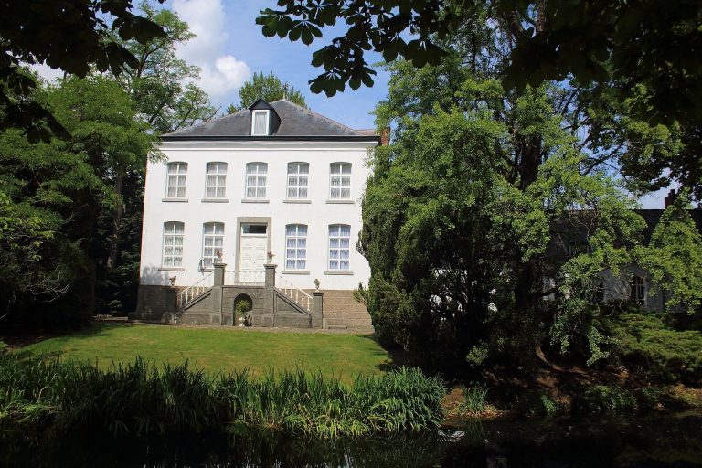 Nijenborgh Castle: Residence of the Counts of Horn in the Netherlands