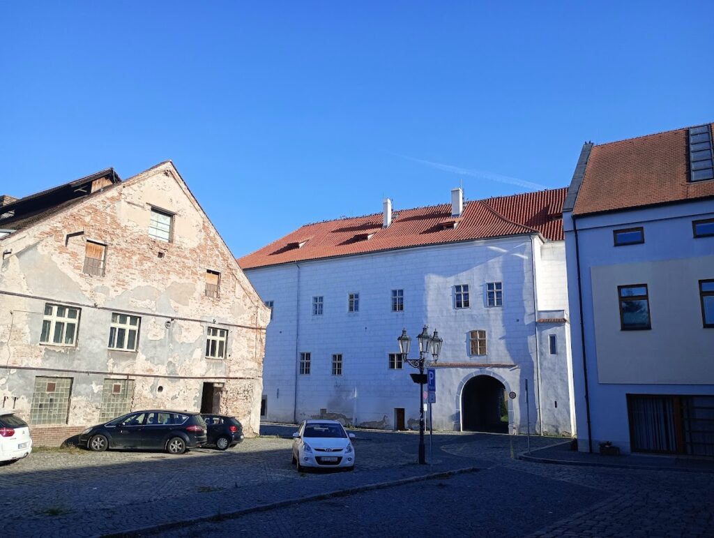 Kolín Castle: A Hussite Fortress and Renaissance Estate Centre in Czechia 1 Kolín Castle
