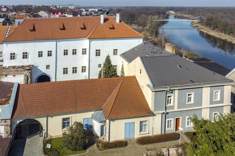 Kolín Castle: A Hussite Fortress and Renaissance Estate Centre in Czechia
