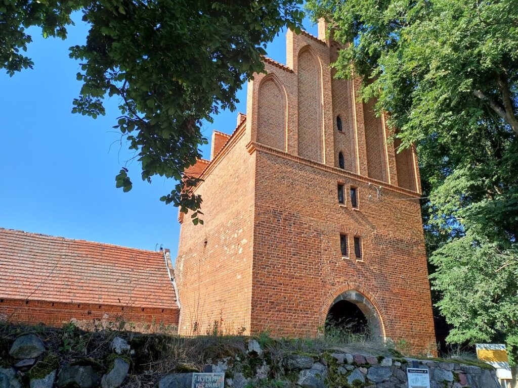 Castle in Zamek Bierzgłowski: A Teutonic Fortress in Poland 3 Castle in Zamek Bierzgłowski