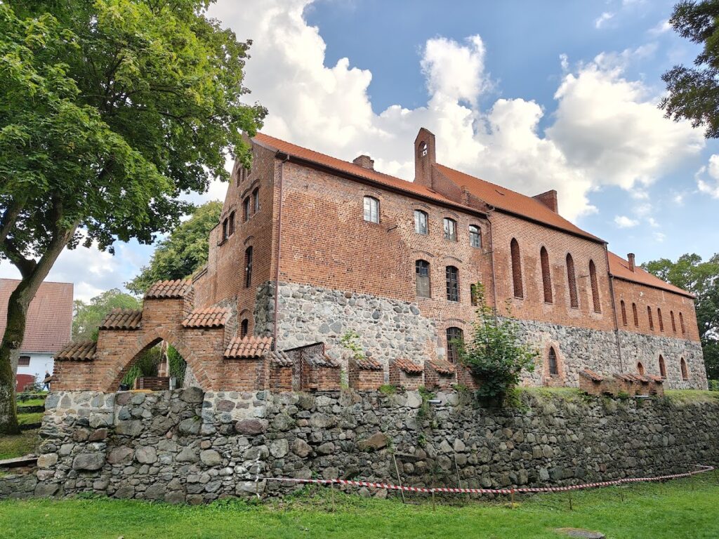 Castle in Zamek Bierzgłowski: A Teutonic Fortress in Poland 4 Castle in Zamek Bierzgłowski