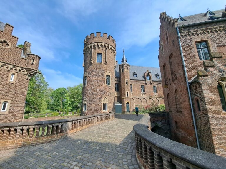 Schloss Paffendorf: A Renaissance Water Castle in Germany