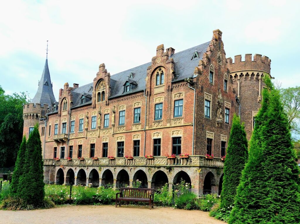 Schloss Paffendorf: A Renaissance Water Castle in Germany 2 Schloss Paffendorf