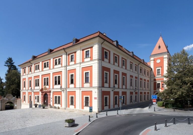 Ostrov Castle: A Renaissance and Baroque Residence in Czechia