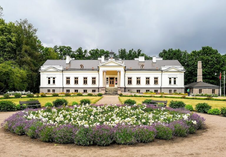 Gelgaudiškis Manor: Mid-19th-Century Neoclassical Manor and Estate in Lithuania
