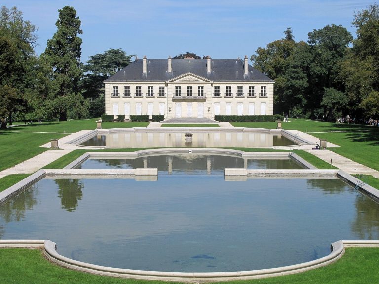 Rentilly Château and Park: A Historic Estate and Contemporary Art Centre in France