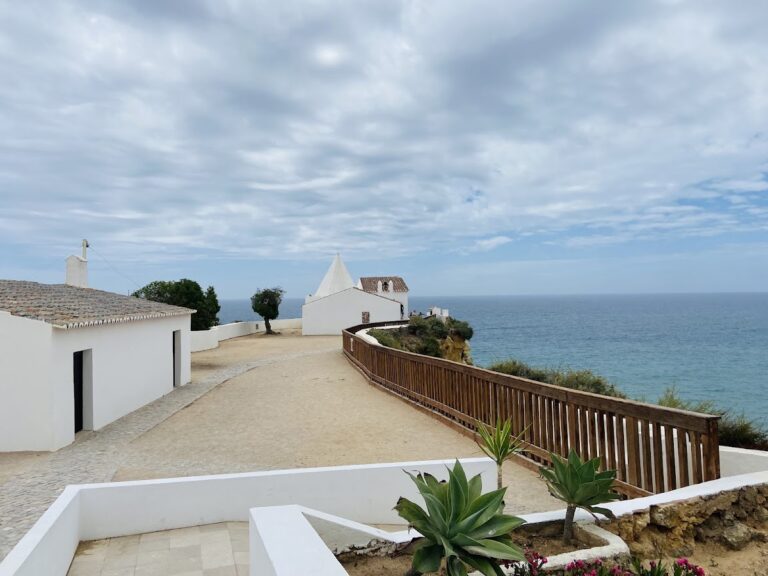 Nossa Senhora da Rocha, Porches: Coastal Chapel and Fortified Hermitage