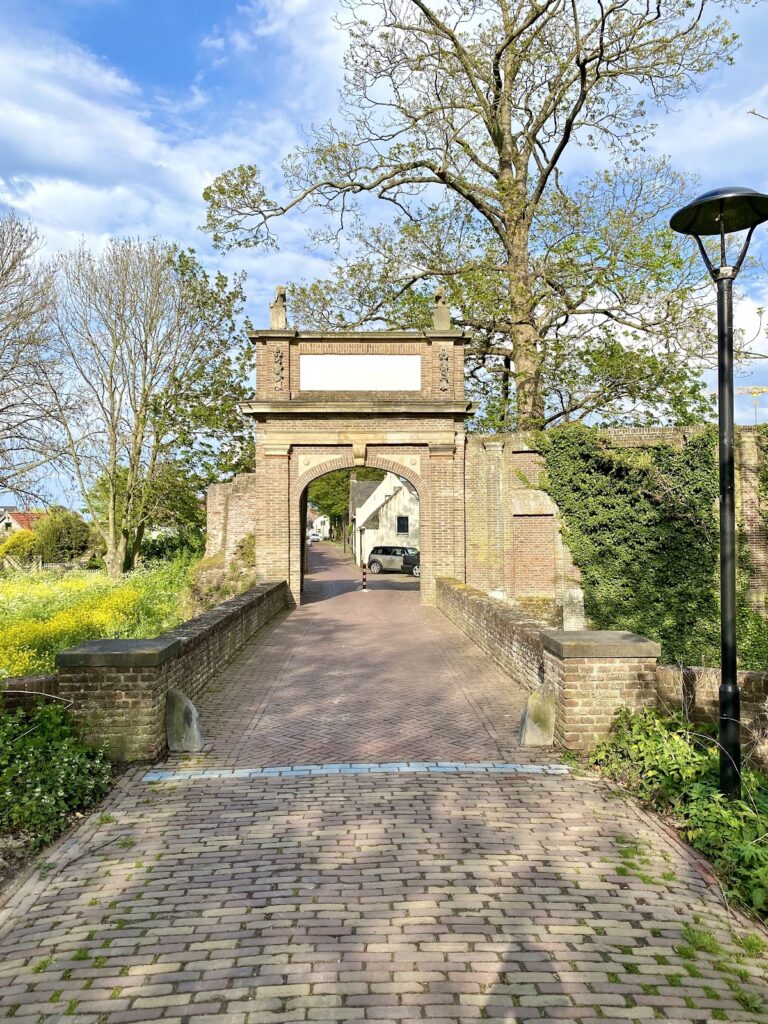 Castle Batenstein: The Van Brederode Residence in Vianen 2 Castle Batenstein