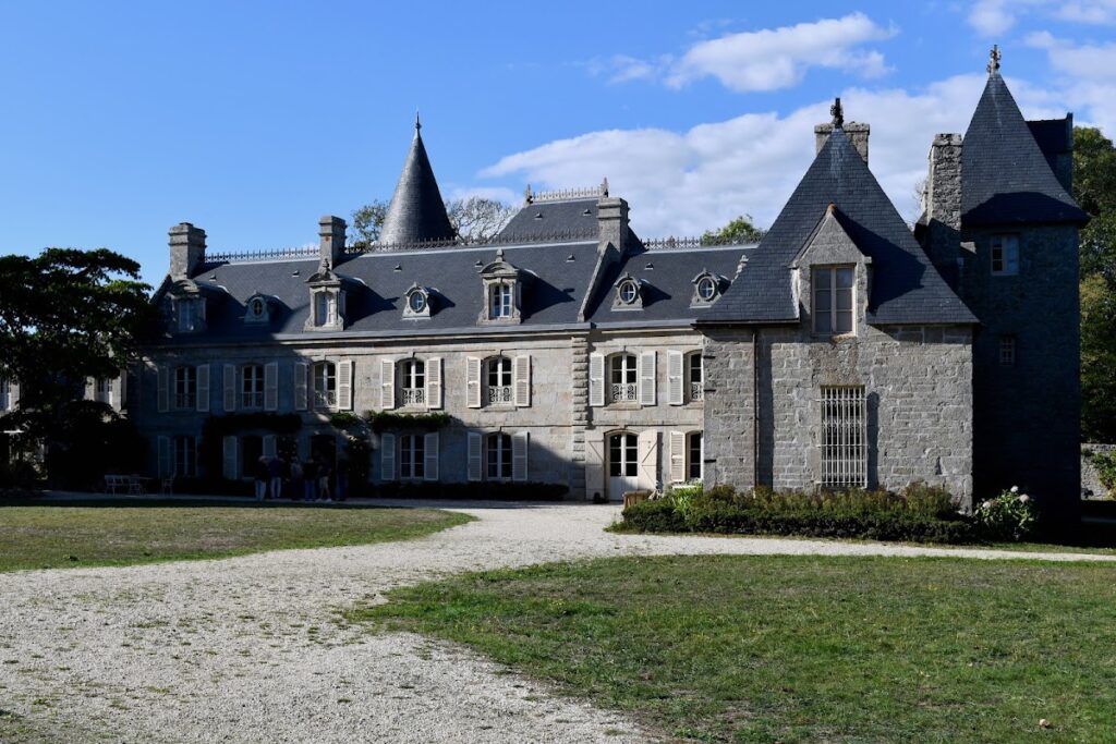 Manoir de Kerazan: Breton Country Estate and Museum 1 Manoir de Kerazan