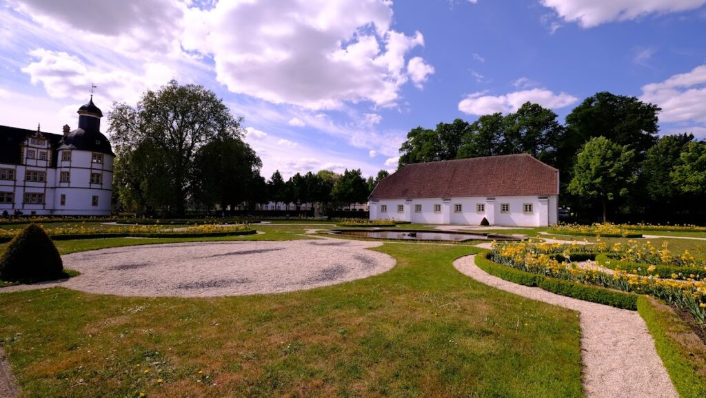 Schloss Neuhaus, Paderborn: An Episcopal Residence and Moated Renaissance Castle 5 Schloss Neuhaus, Paderborn