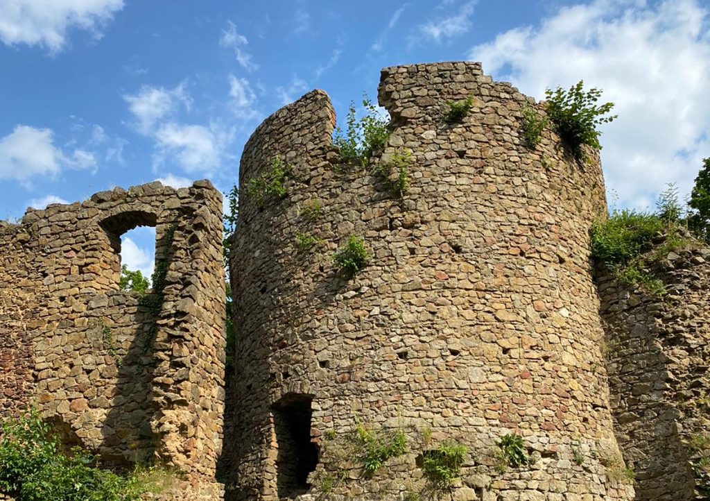 Cisy Castle: A Medieval Hilltop Fortress in Poland 2 Cisy Castle