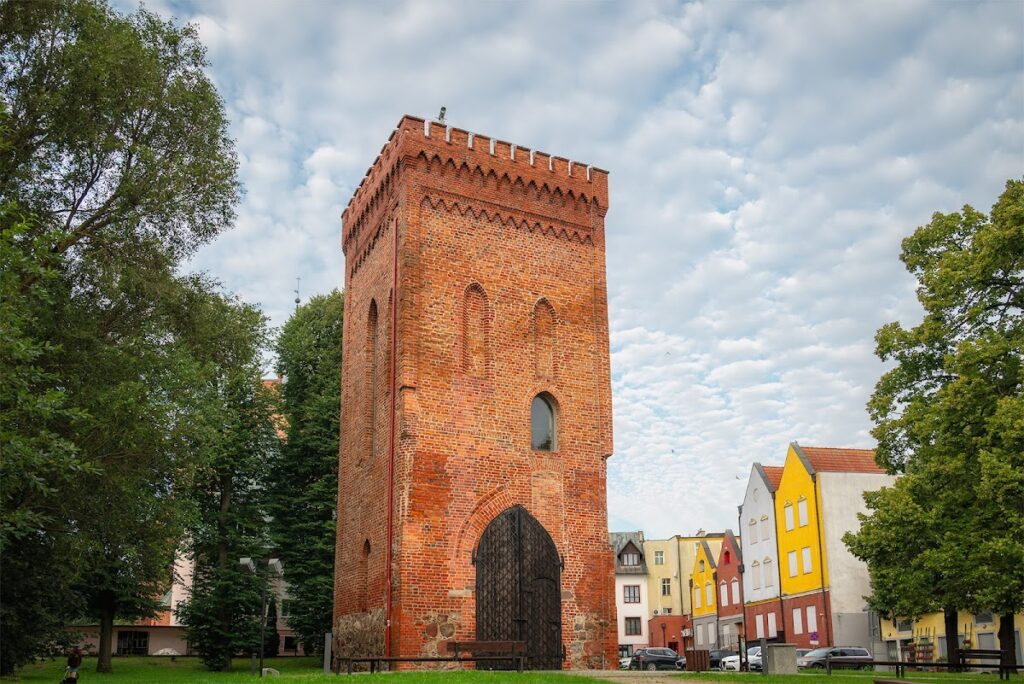 Braniewo Castle: A Gothic Episcopal Castle in Poland 2 Braniewo Castle