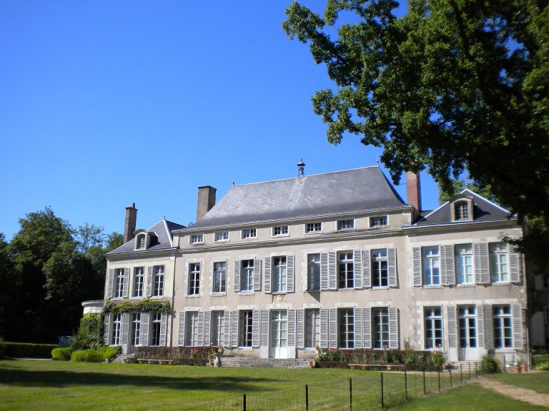 Château de La Fontaine: Historic Estate and Park in Olivet