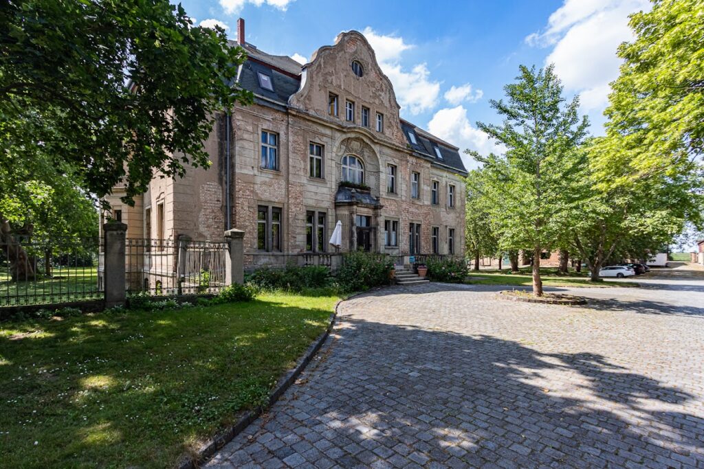Rittergut Etzdorf: A Historic Estate and Agricultural Enterprise in Germany 2 Rittergut Etzdorf
