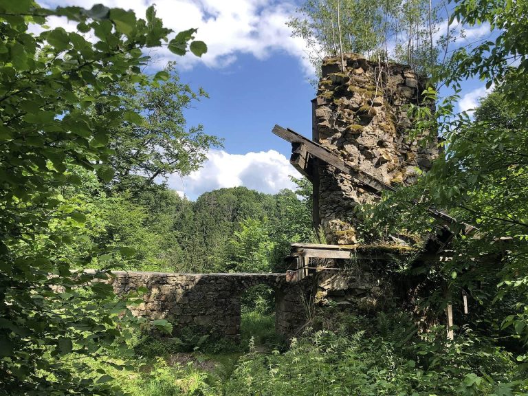 Burg Dießenstein: A Medieval Hill-Spur Castle in Bavaria