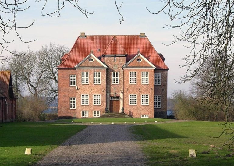 Gut Wahlstorf: A Historic Estate Complex in Germany