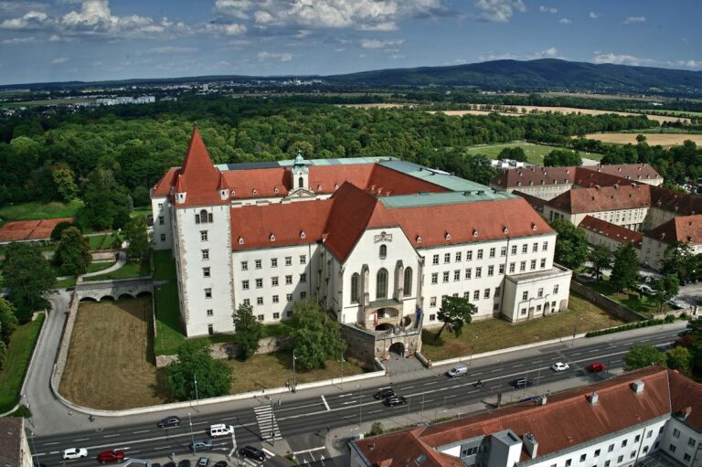 Burg Wiener Neustadt: Fortress, Imperial Residence, and Military Academy in Austria