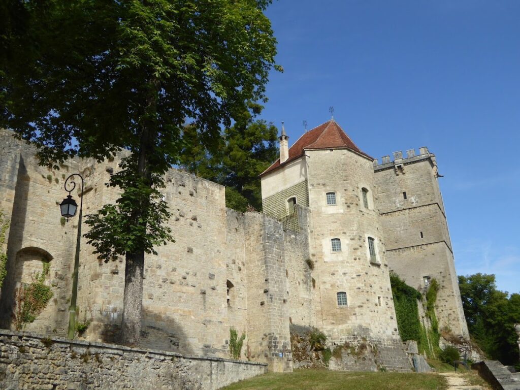 Parc Buffon: A Historic Castle Park in Montbard, France 2 Parc Buffon