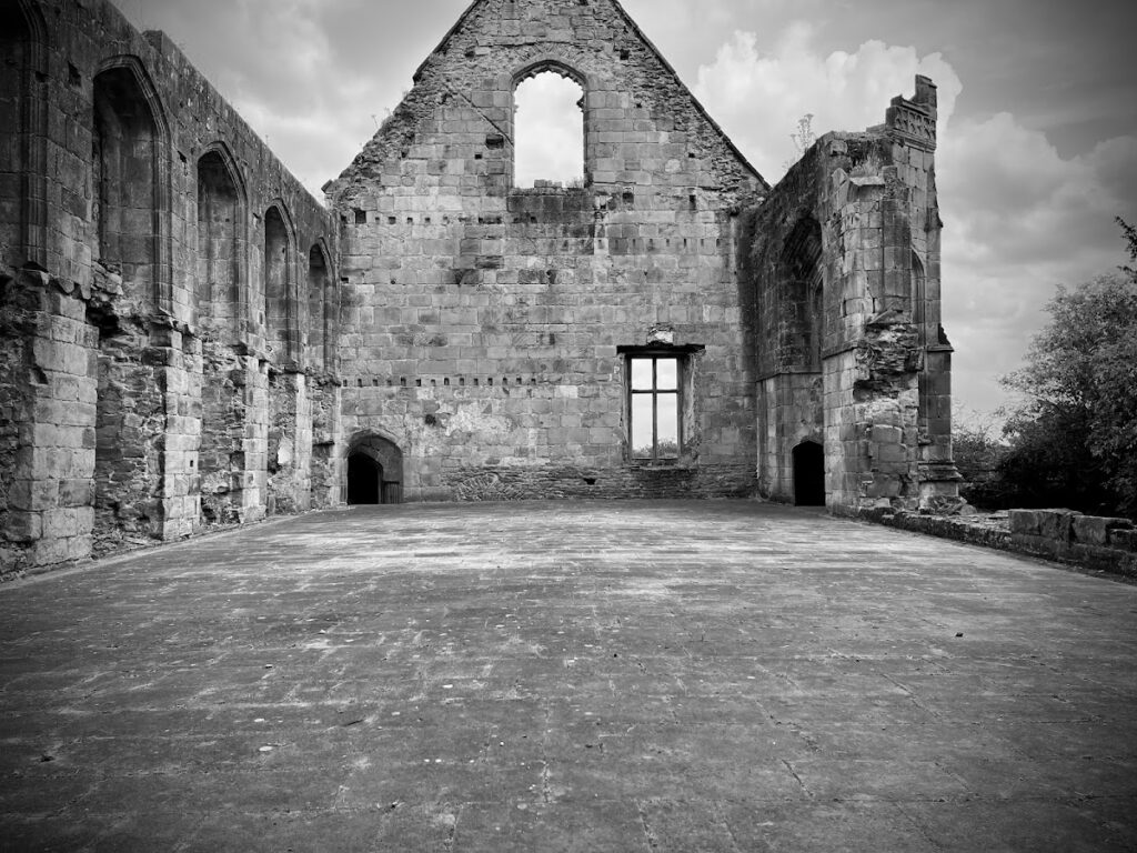 Wingfield Manor: A Medieval Manor House and Civil War Stronghold 2 Wingfield Manor