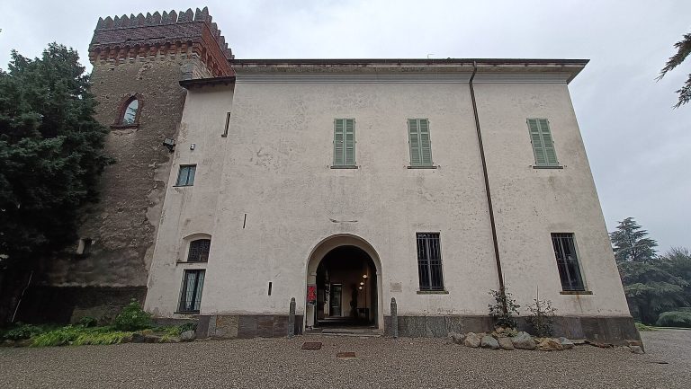 Masnago Castle: A Medieval Fortification and Art Museum in Varese