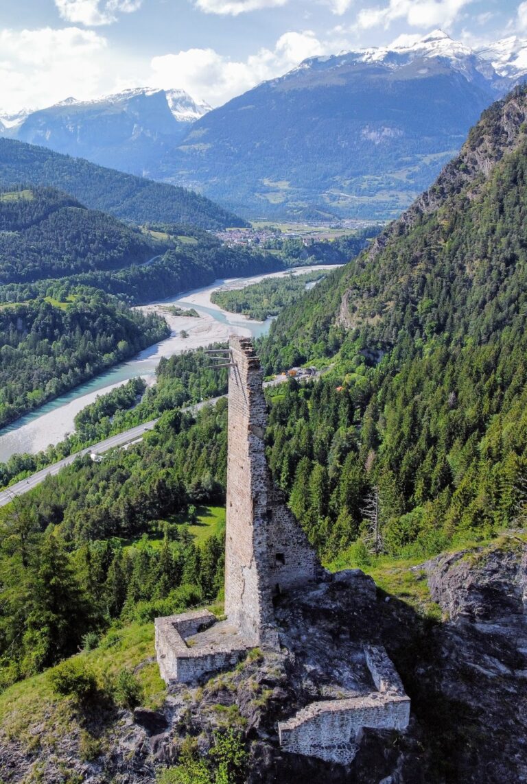 Hochjuvalt Castle: A Medieval Hill Castle and Valley Stronghold in Switzerland