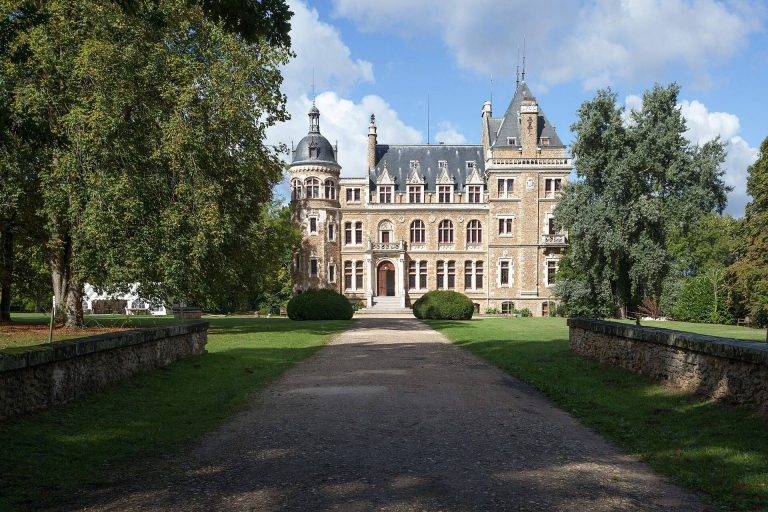 Château de Méridon: A Neo-Renaissance Country Residence in France