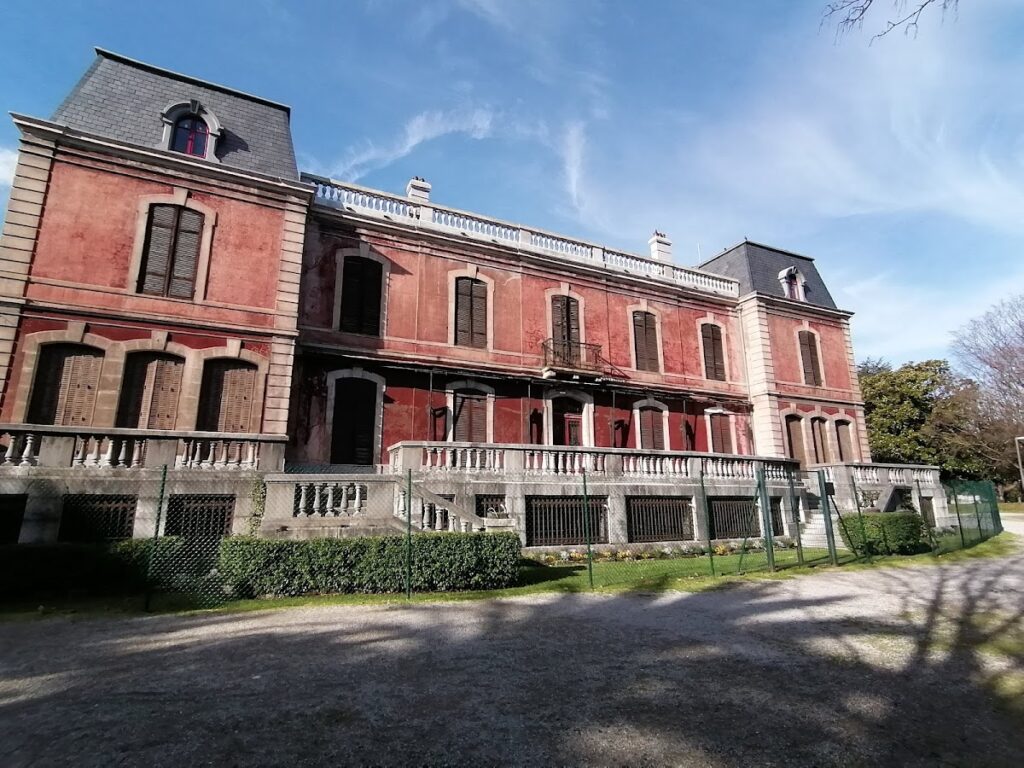 Palacio Munoa: A French Second Empire Mansion and Historic Estate in Barakaldo 2 Palacio Munoa