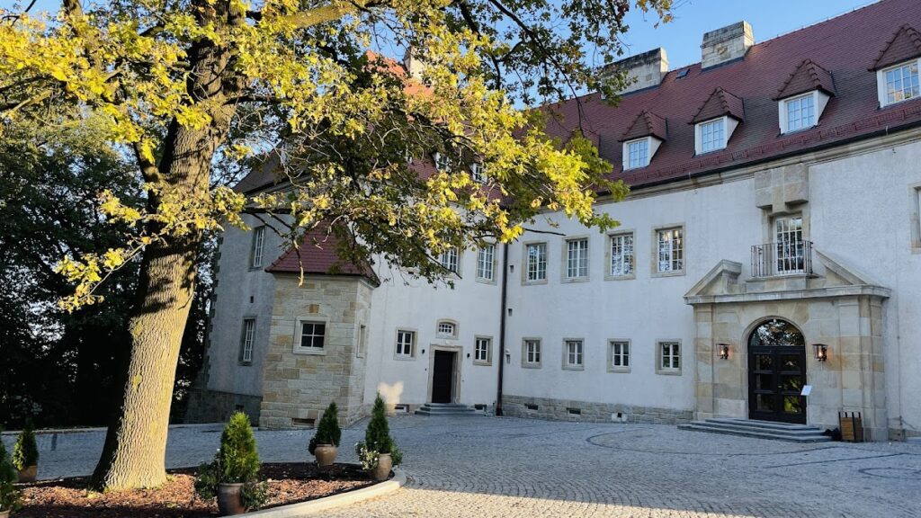 Castle Przegorzały: A Second World War Residence and Nazi-Era Complex in Kraków 1 Castle Przegorzały