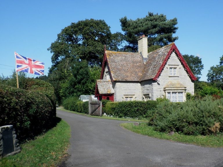 Fairfield House: A Historic Manor House in Somerset