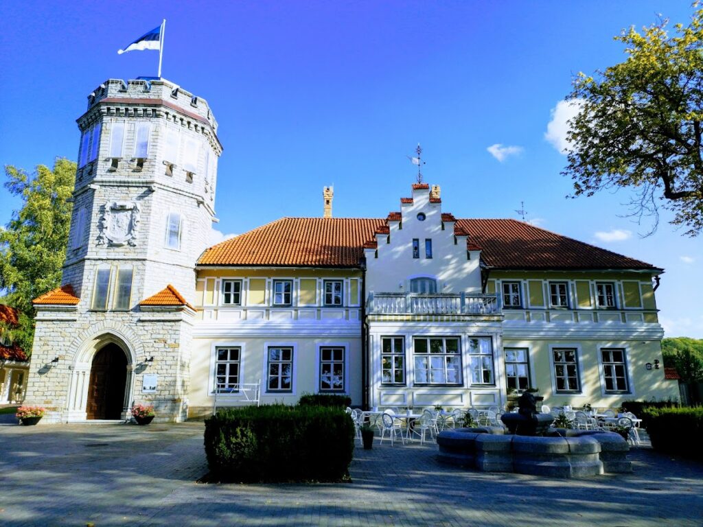 Maarjamäe Palace: A Historic Manor and Museum in Tallinn 2 Maarjamäe Palace