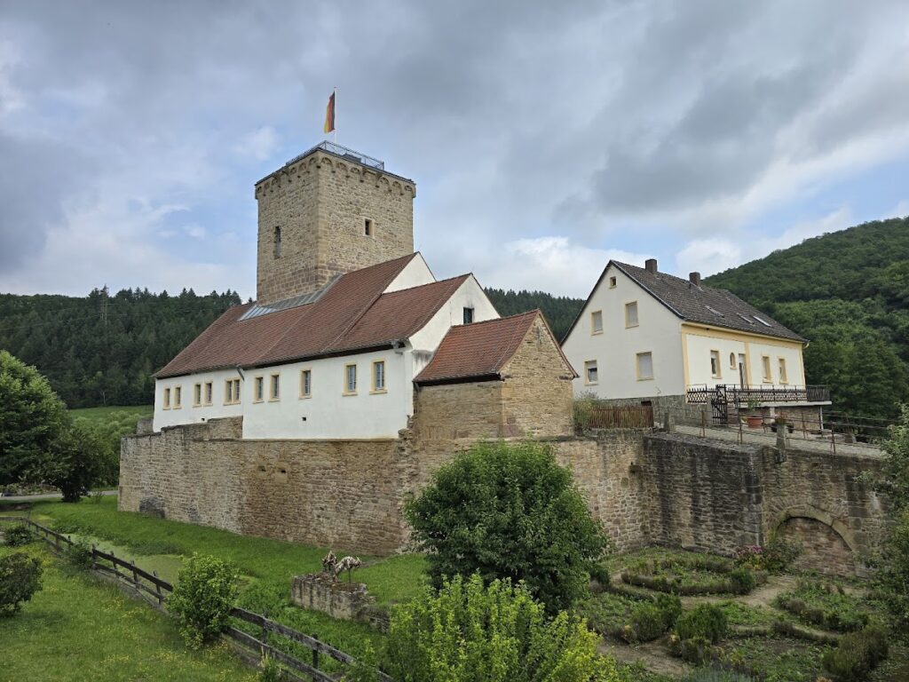 Reipoltskirchen Castle: A Medieval Water Castle and Lordship Seat in Germany 1 Reipoltskirchen Castle