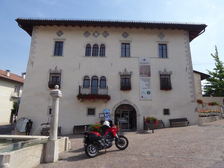 Casa de Gentili: A Late-Renaissance Palace in Sanzeno, Italy