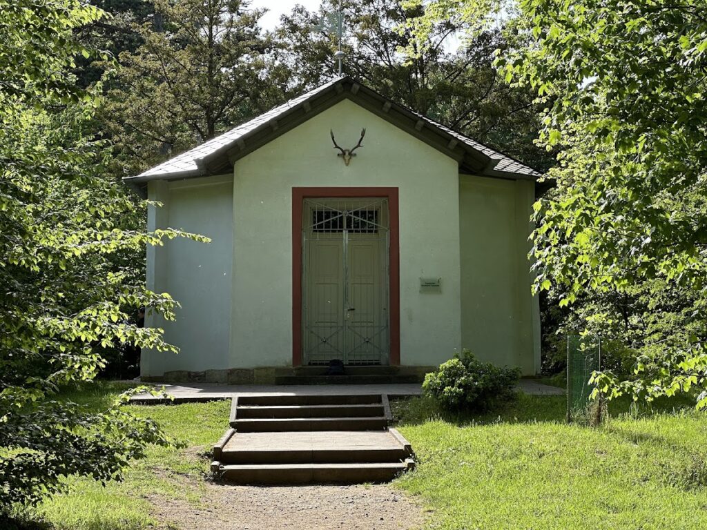 Dianaburg: A Baroque Hunting Lodge and Pavilion in Darmstadt 1 Dianaburg