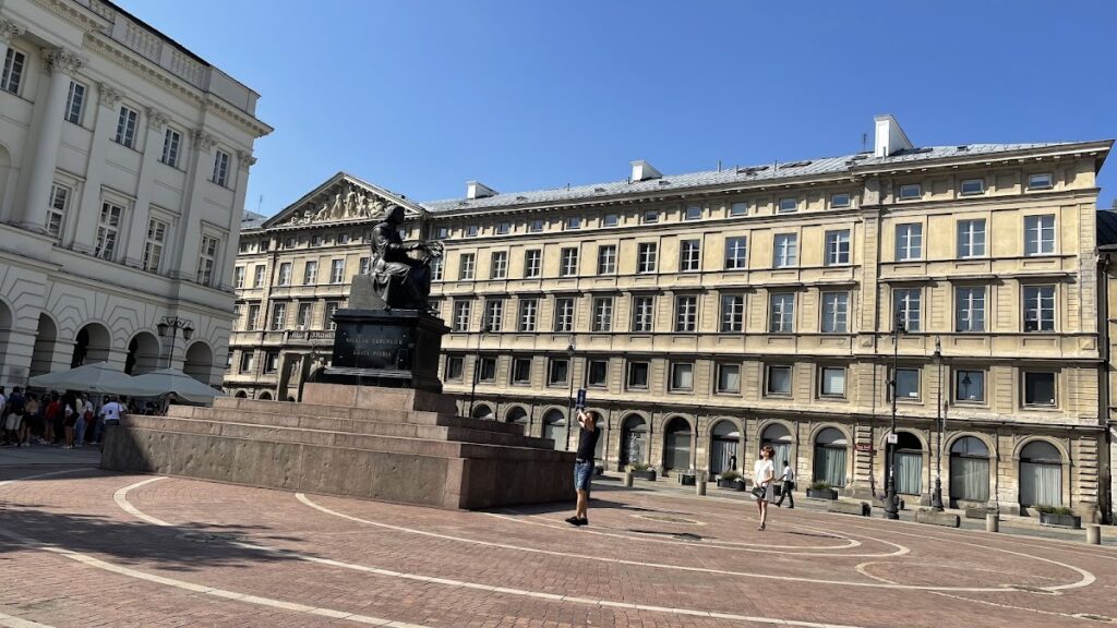 Zamoyski Palace: A Historic Palace and University Complex in Warsaw 1 Zamoyski Palace
