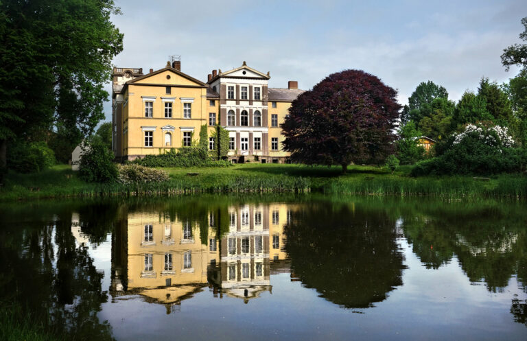 Schloss Gültz: A Neoclassical Manor House and Estate in Germany