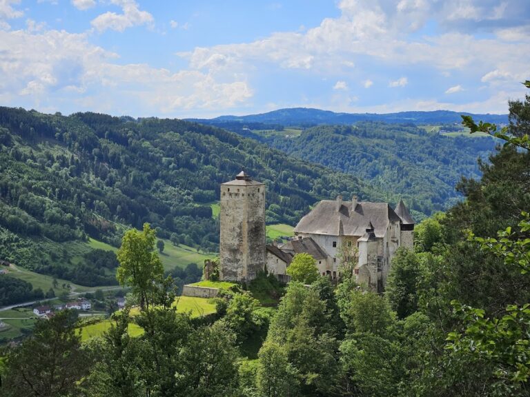 Burg Marsbach: A Danube Fortress and Aristocratic Seat in Austria