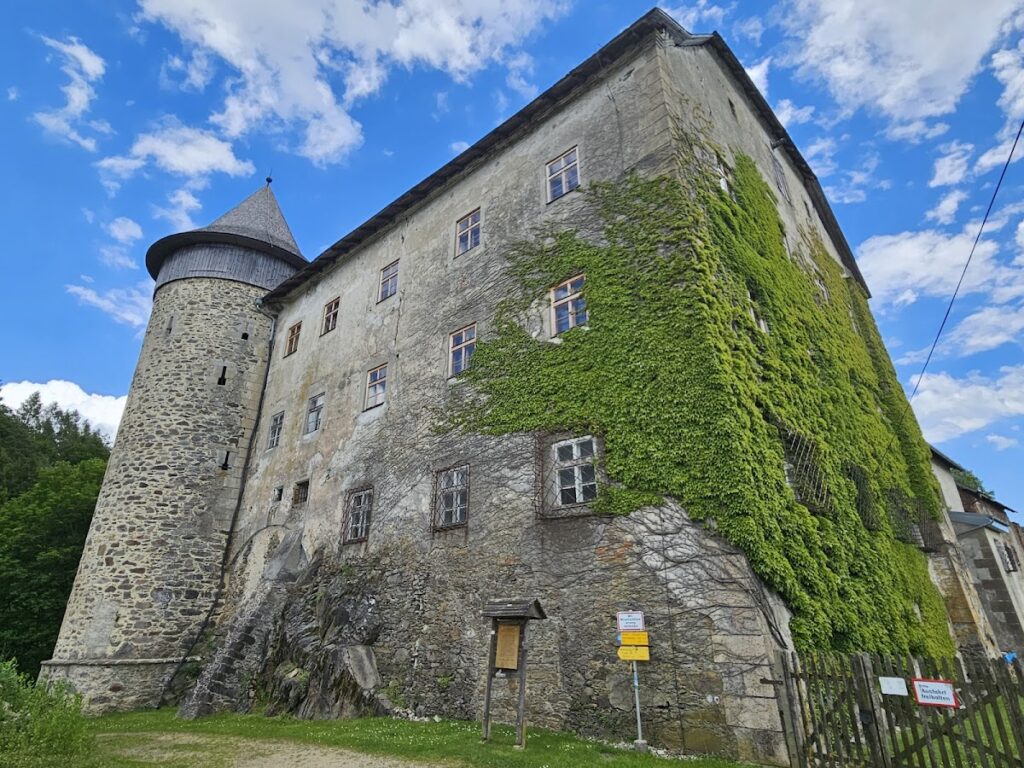 Burg Marsbach: A Danube Fortress and Aristocratic Seat in Austria 2 Burg Marsbach