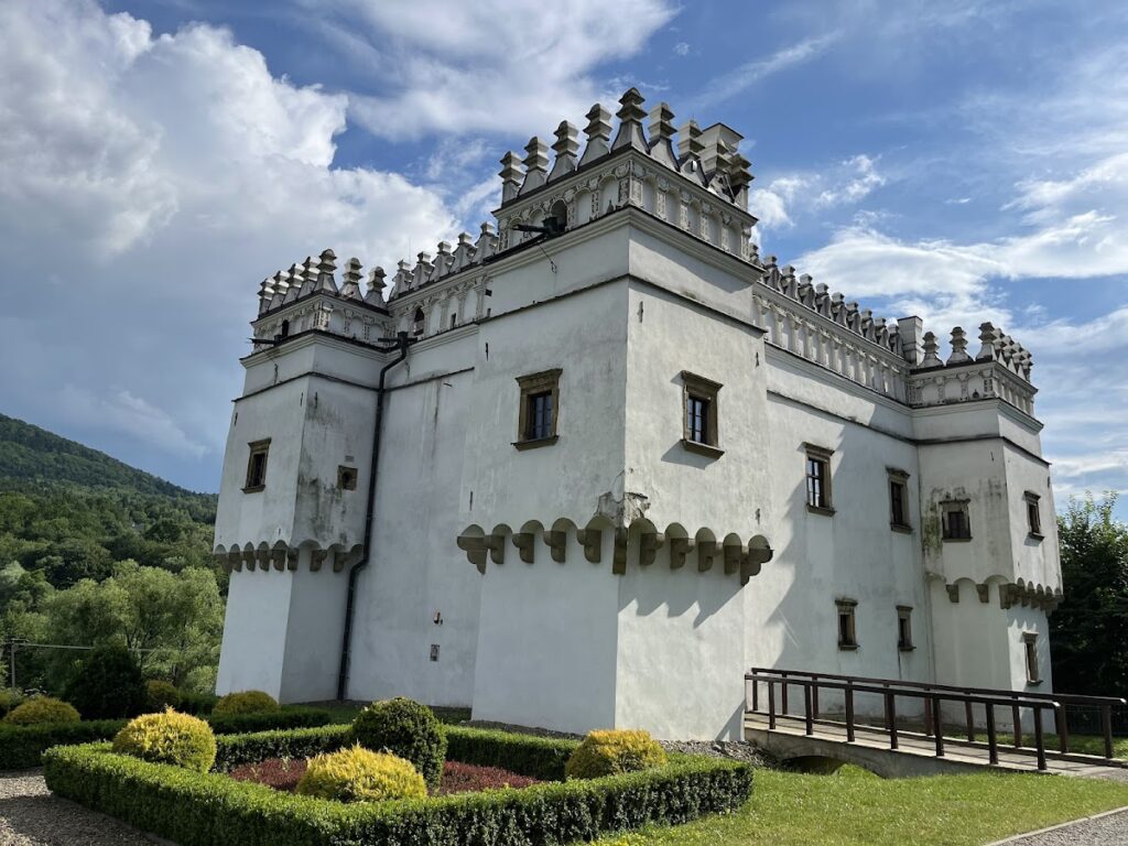 Szymbark Castle: A Renaissance Fortified Manor in Poland 1 Szymbark Castle
