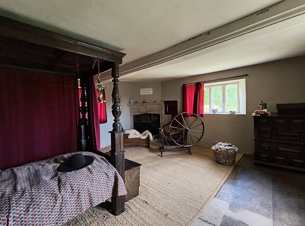 Woolsthorpe Manor: Newton’s Childhood Home and Scientific Heritage 5 Woolsthorpe Manor