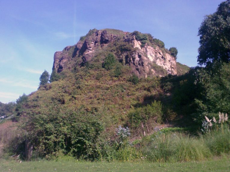 Castillo de Gauzón: Royal Fortress of the Kingdom of Asturias
